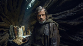 Mark Hamill se arrepiente de haber criticado <i>The Last Jedi</i>: "solo quería hacer una buena película, y fue aún mejor"